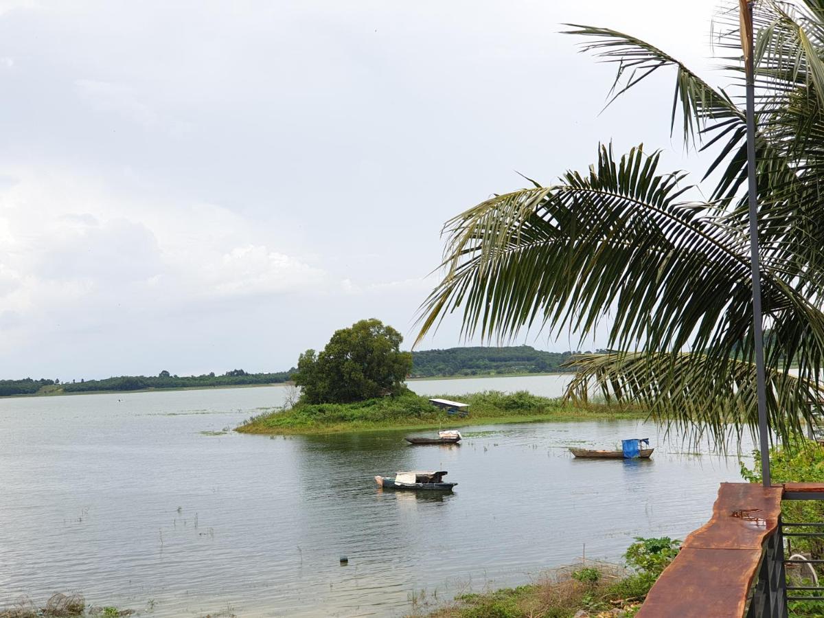 Ben Ho Nhà ở miền quê *