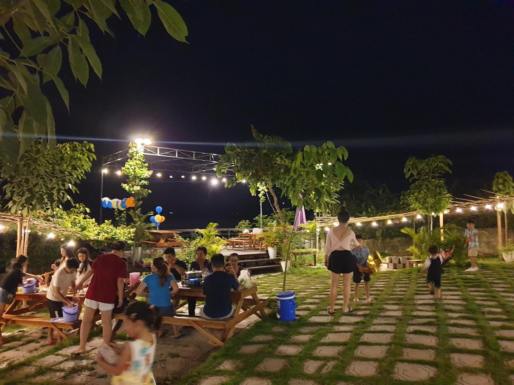 Ben Ho Nhà ở miền quê